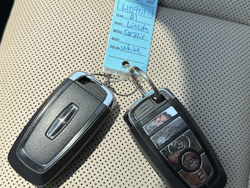 Used 2021 Lincoln Corsair Reserve AWD/4WD image 30