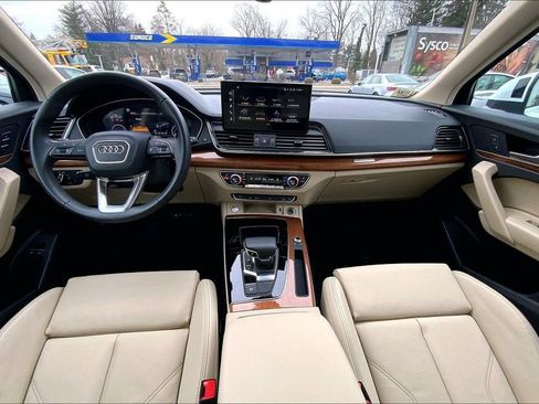 Certified 2023 Audi Q5 e Premium w/ Convenience Package image 16