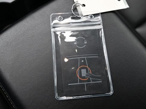 Used 2023 Tesla Model Y Long Range image 34