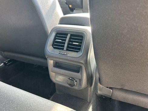 Used 2024 Volkswagen Tiguan S image 44