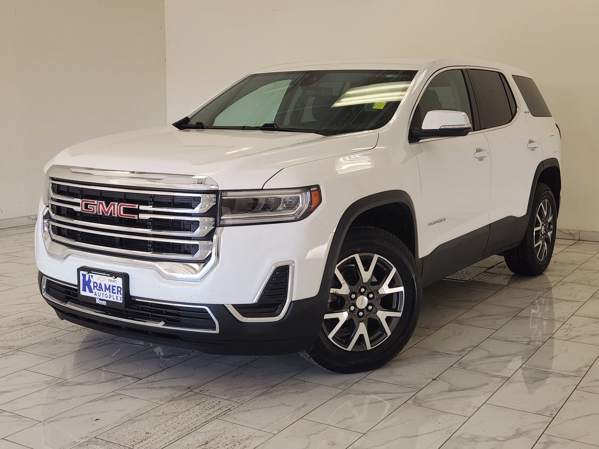 Used 2023 GMC Acadia SLE FWD image 1