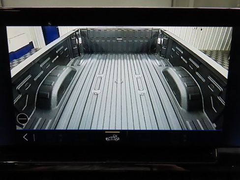 Used 2025 Chevrolet Silverado 2500 ZR2 w/ Technology Package image 26