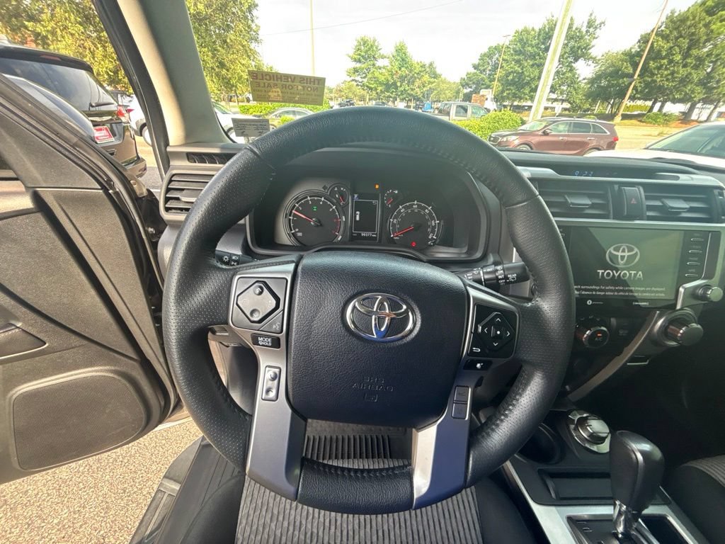 Used 2022 Toyota 4Runner SR5 AWD/4WD image 13
