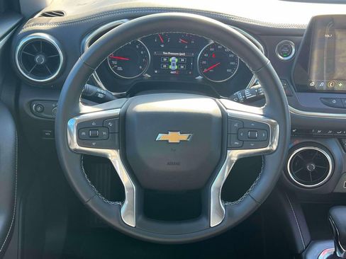 Used 2025 Chevrolet Blazer LT AWD/4WD image 13