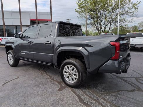 Used 2024 Toyota Tacoma SR5 image 3
