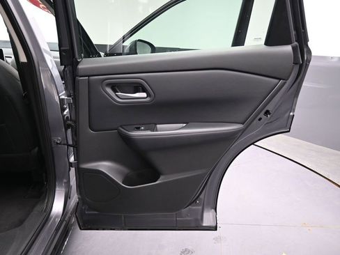 Used 2025 Nissan Rogue SV AWD/4WD image 19