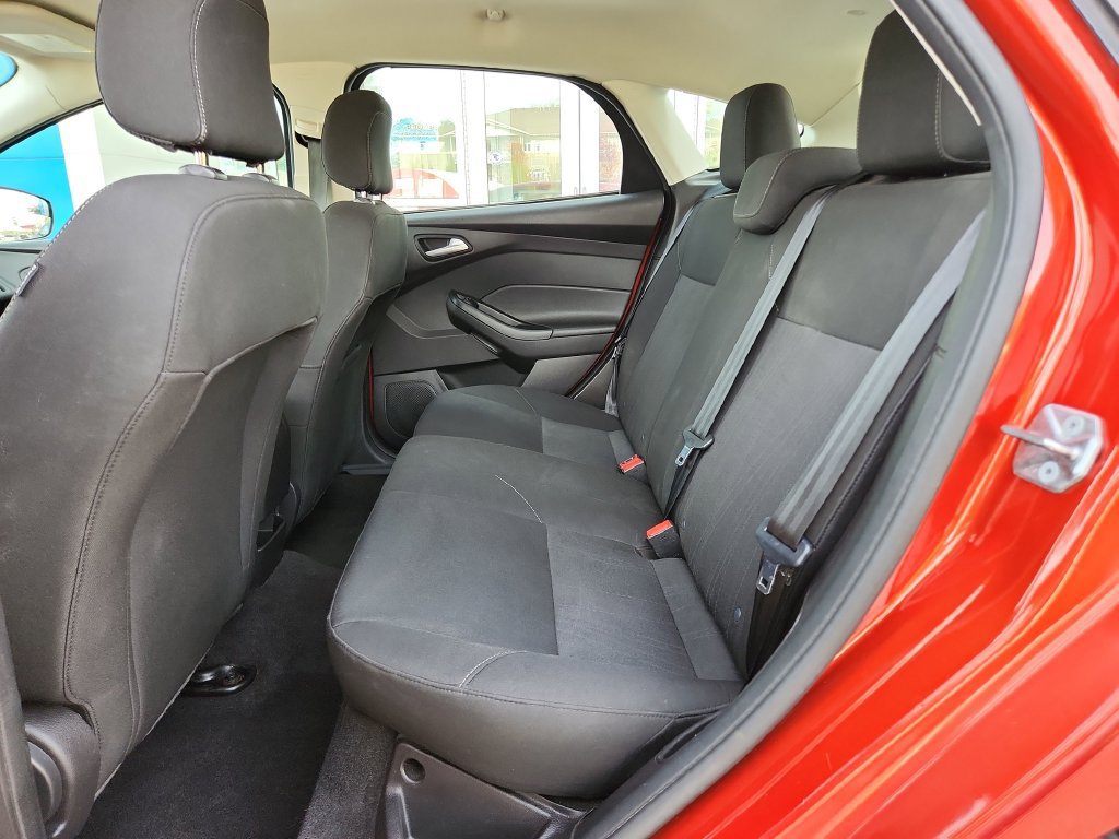 Used 2018 Ford Focus SE FWD image 28