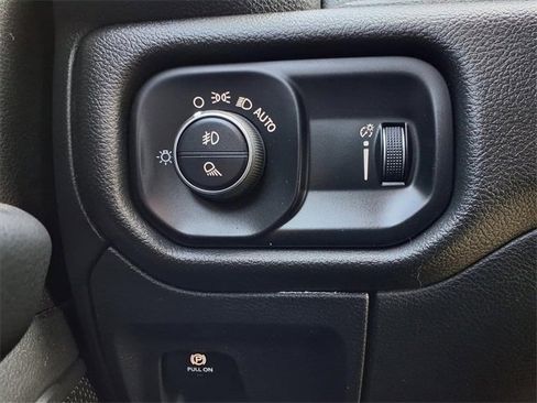 Used 2025 RAM 1500 Classic Warlock image 18