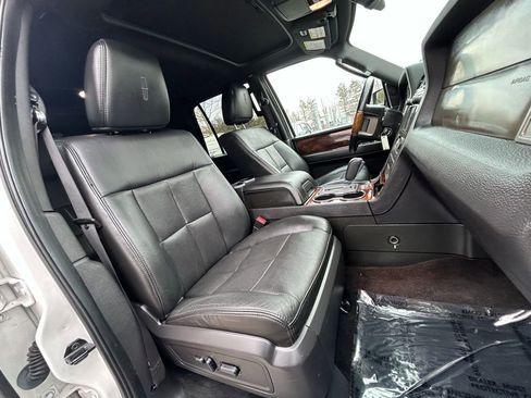 Used 2013 Lincoln Navigator 4WD w/ HD Trailer Tow Pkg image 10