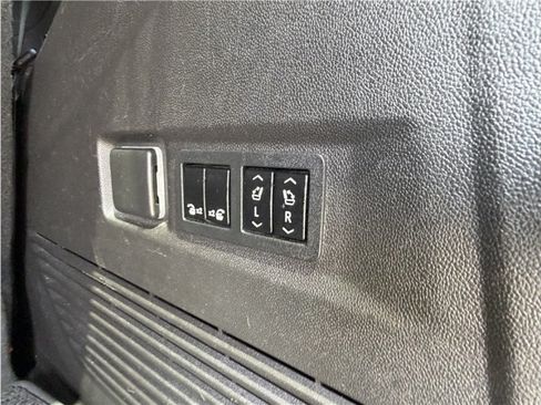 Used 2021 GMC Yukon Denali w/ Denali Premium Package RWD image 28