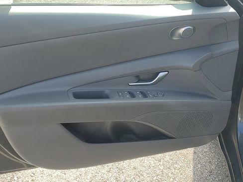 Used 2024 Hyundai Elantra SEL FWD image 6