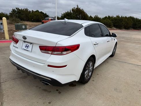 Used 2020 Kia Optima LX image 5