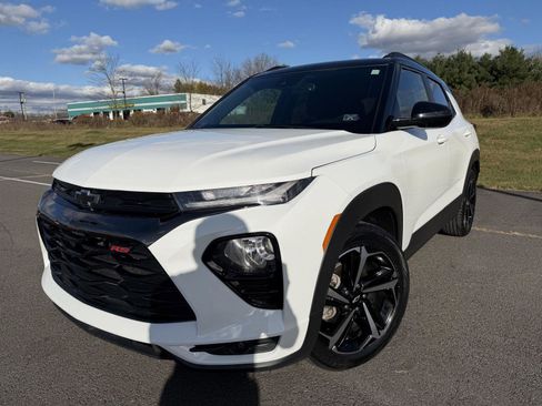 Used 2022 Chevrolet TrailBlazer RS w/ Sun and Liftgate Package image 1