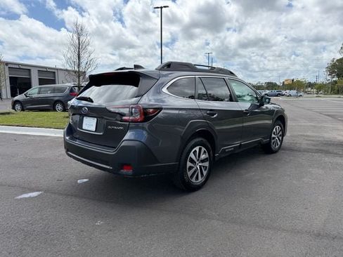 Used 2025 Subaru Outback Premium AWD/4WD image 6