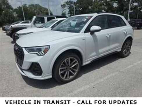 Used 2023 Audi Q3 2.0T Premium w/ Black Optic Sport Package AWD/4WD image 1