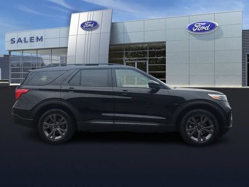 Certified 2023 Ford Explorer XLT w/ Equipment Group 202A AWD/4WD image 2