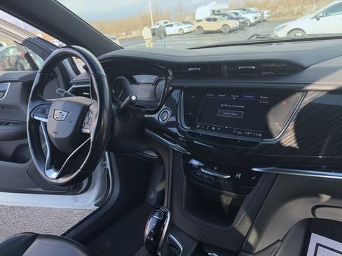 Used 2020 Cadillac XT6 Premium Luxury image 30