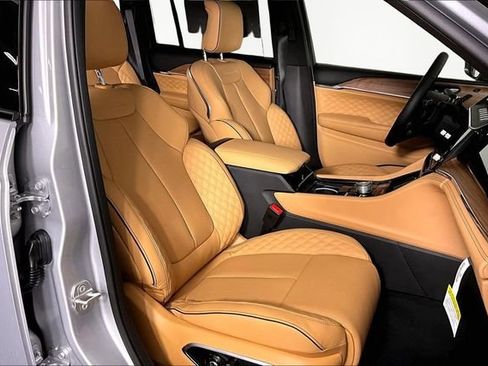 New 2026 Jeep Grand Cherokee Summit image 12