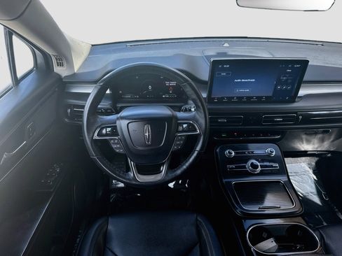 Used 2023 Lincoln Nautilus AWD w/ Premium Package image 20