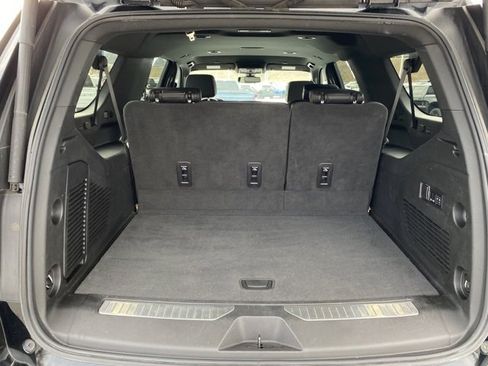 Used 2022 Chevrolet Suburban RST w/ Luxury Package image 31