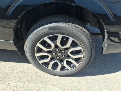 Used 2024 Ford Maverick Lariat AWD/4WD image 8