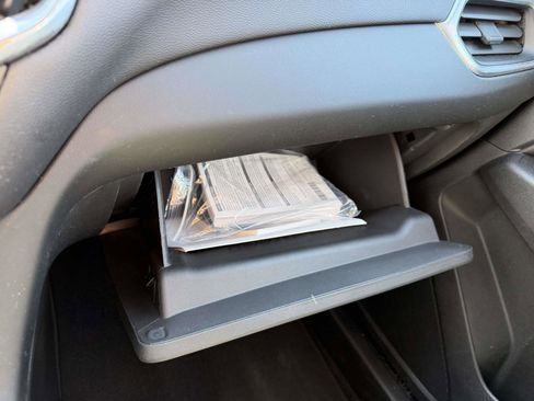 Used 2020 Chevrolet Equinox LT image 29