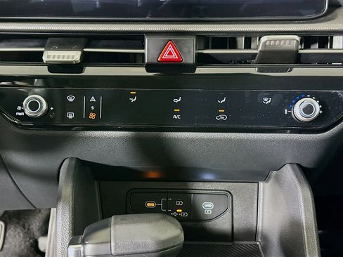 Used 2026 Kia Sportage LX FWD image 23