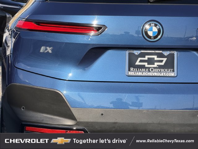 Used 2022 BMW iX xDrive50 w/ Premium Package AWD/4WD image 7