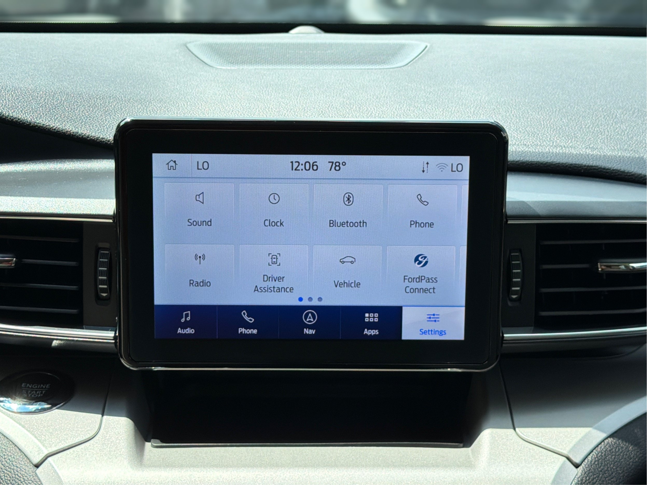 Used 2024 Ford Explorer XLT w/ Equipment Group 202A AWD/4WD image 17