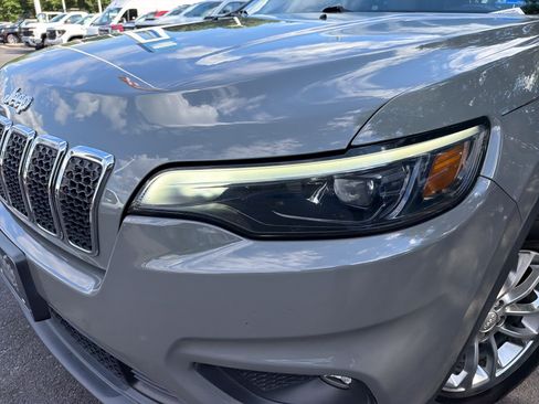 Used 2020 Jeep Cherokee Latitude Plus w/ Cold Weather Group AWD/4WD image 5