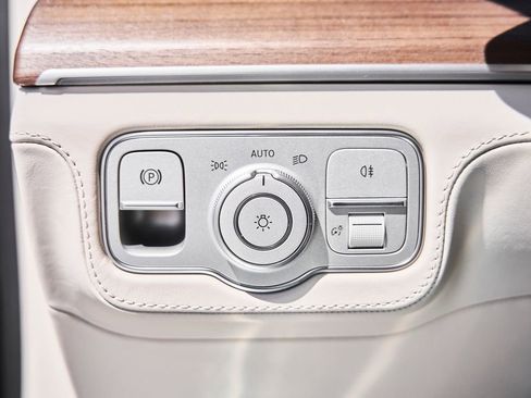 Used 2026 Mercedes-Benz Maybach GLS 600 4MATIC image 61