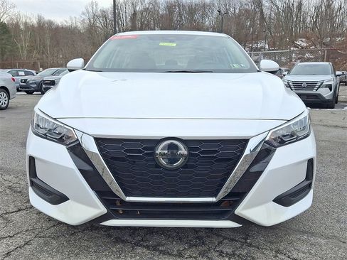Used 2021 Nissan Sentra SV image 2