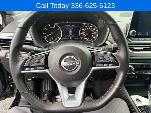 Used 2025 Nissan Altima 2.5 SR AWD/4WD image 16
