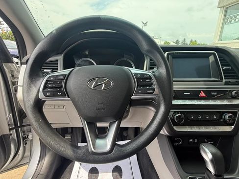 Used 2018 Hyundai Sonata SE FWD image 18