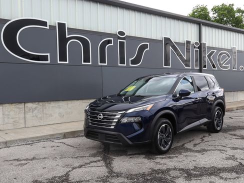 Used 2025 Nissan Rogue SV AWD/4WD image 1