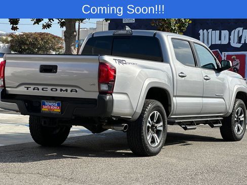Used 2018 Toyota Tacoma TRD Sport RWD image 4