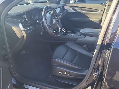 Used 2022 Cadillac XT6 Premium Luxury w/ Technology Package image 15