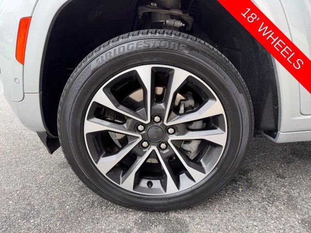 Used 2023 Jeep Grand Cherokee Overland AWD/4WD image 50