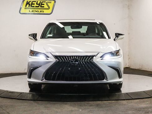 Used 2025 Lexus ES 300h w/ Premium Package FWD image 6