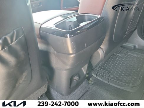 Certified 2024 Kia Telluride EX w/ EX Captain's Chair Package FWD image 16