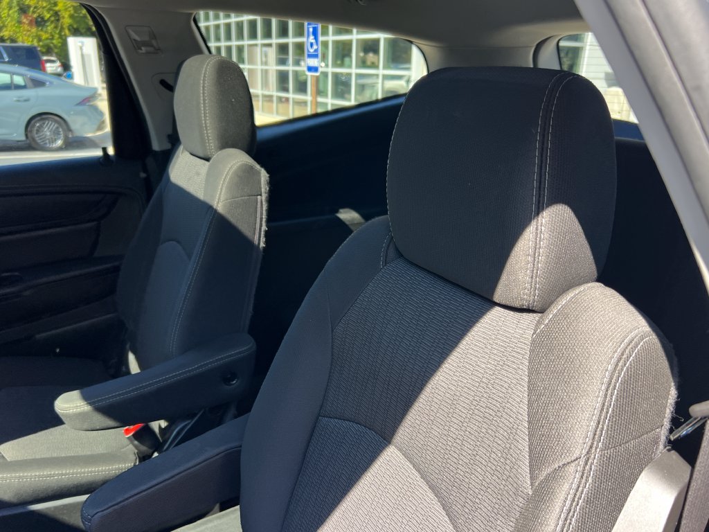 Used 2017 Chevrolet Traverse LT w/ Traveler's Package FWD image 18