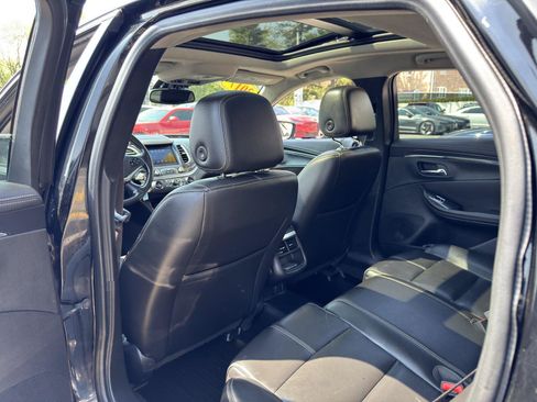 Used 2017 Chevrolet Impala LT FWD image 27