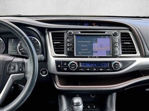 Used 2016 Toyota Highlander XLE AWD/4WD image 8
