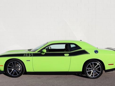 Used 2023 Dodge Challenger R/T image 2