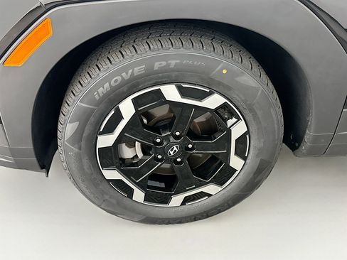 Used 2025 Hyundai Santa Fe SEL image 11