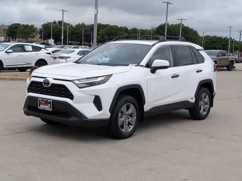 Used 2025 Toyota RAV4 XLE w/ Convenience Package AWD/4WD image 10