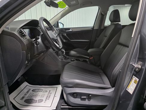 Used 2024 Volkswagen Tiguan SE AWD/4WD image 9