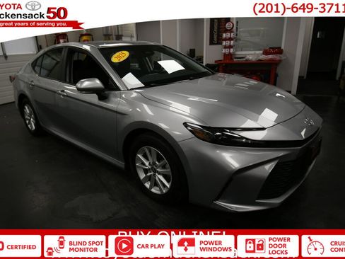 Certified 2025 Toyota Camry LE image 1