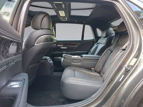 Used 2025 Genesis G90 3.5T AWD/4WD image 20