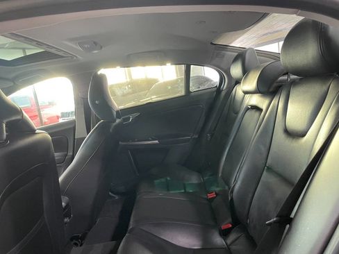 Used 2018 Volvo S60 T5 Inscription image 18